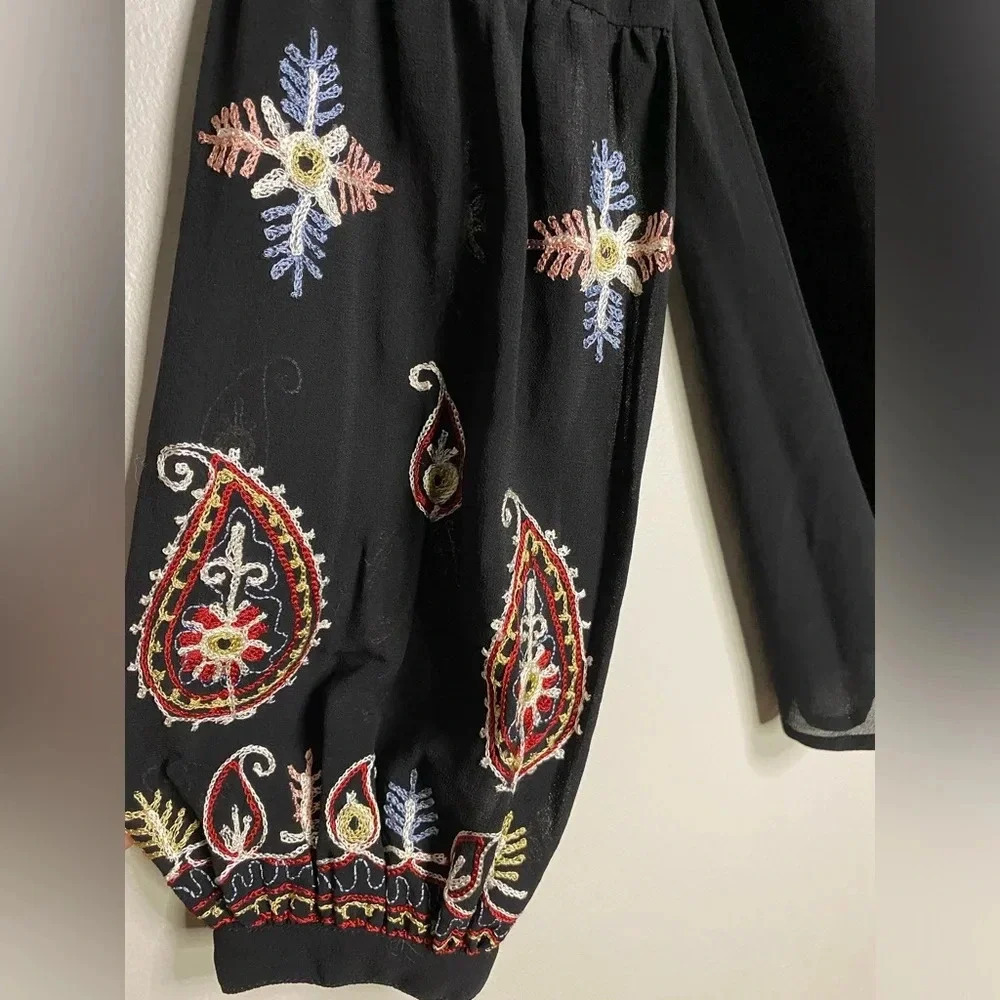 Love Sam Embroidered Peasant Top Black Sheer M boho feminine 70s‎ Anthropology - Picture 3 of 12
